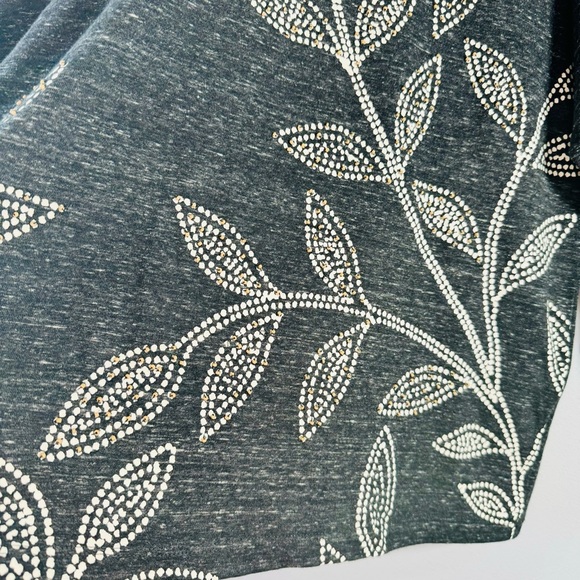 Chico’s Leaf beaded Embroidered Dolman Heather Gray Top Size 2 Women’s US Large - Picture 5 of 9